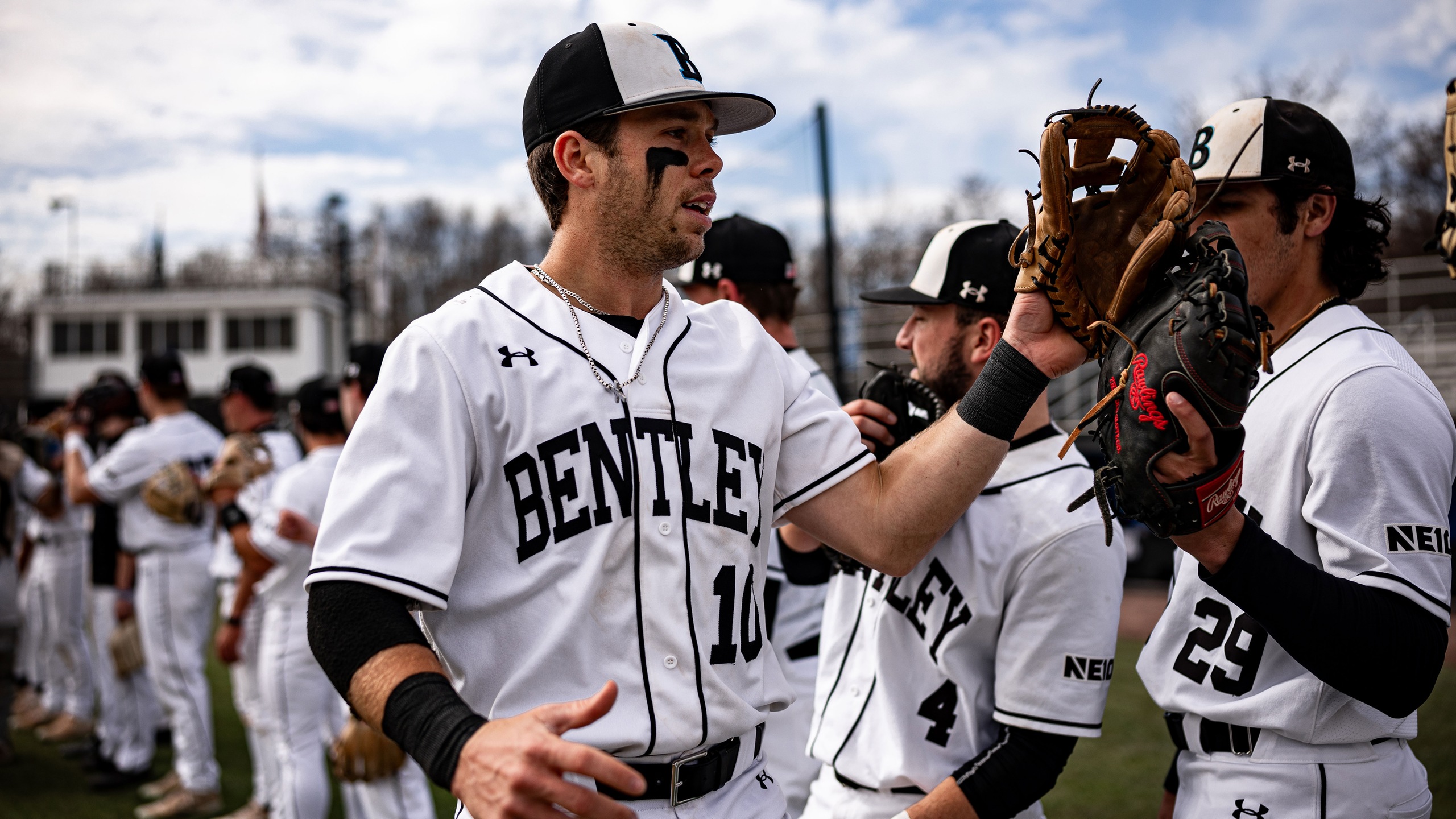 Rizzuto drives in three runs, but Falcons drop doubleheader against SNHU