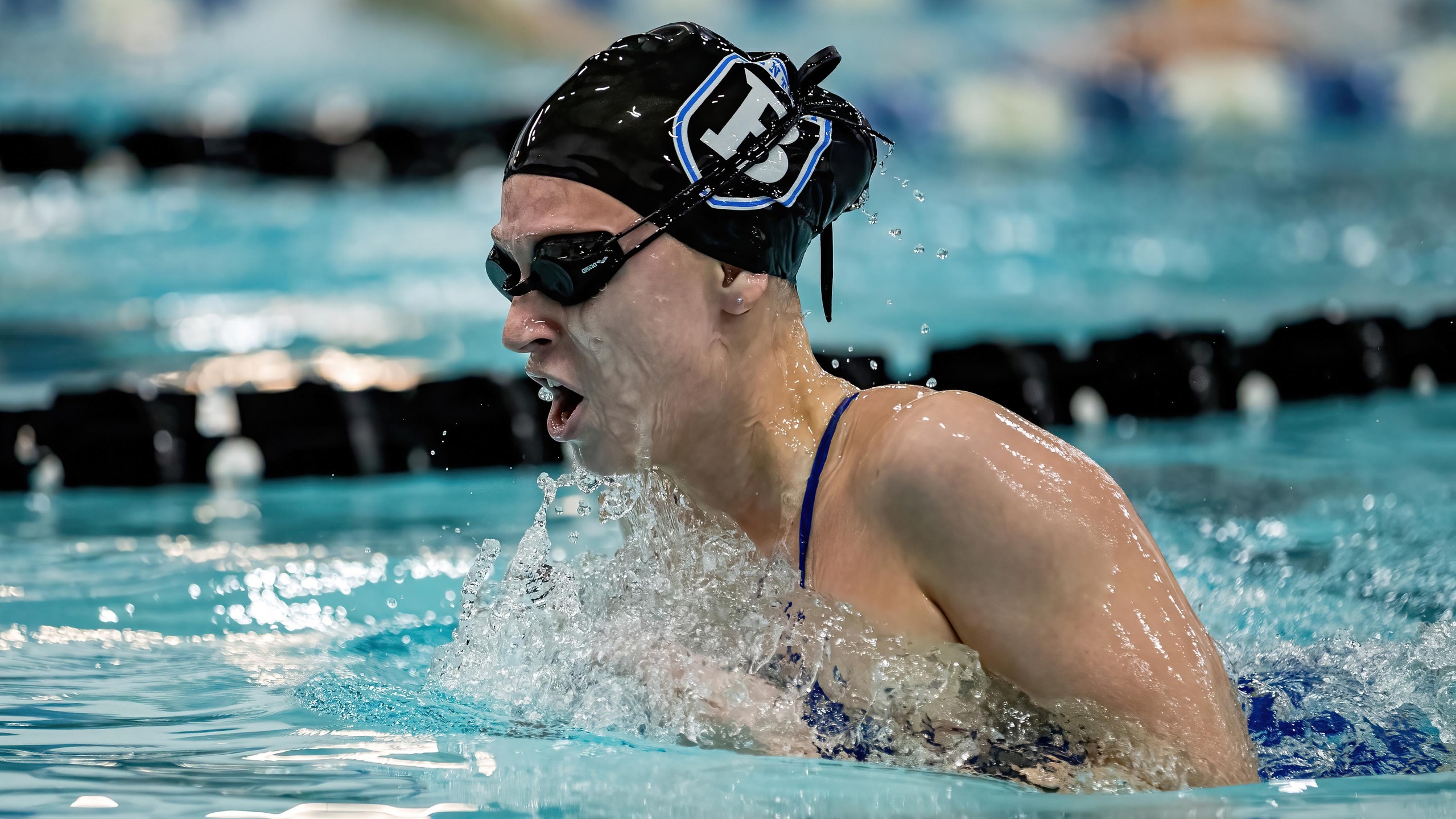 Bentley Finishes Fourth at Gompei Invitational; Lang Sets School Mark in 100 IM