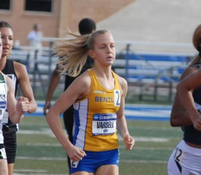 Amy Varsell ran to her 5th All-America award Saturday night